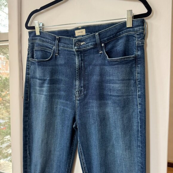New MOTHER The Runaway Fray Flare Jeans Mid Rise Denim Precious Heirloom Blue 33 - Picture 7 of 16